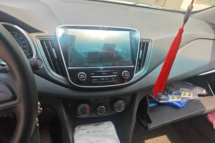 Used Chevrolet Cavalier 2016 1.5L Automatic Enjoyment Edition Audio And AC Panel
