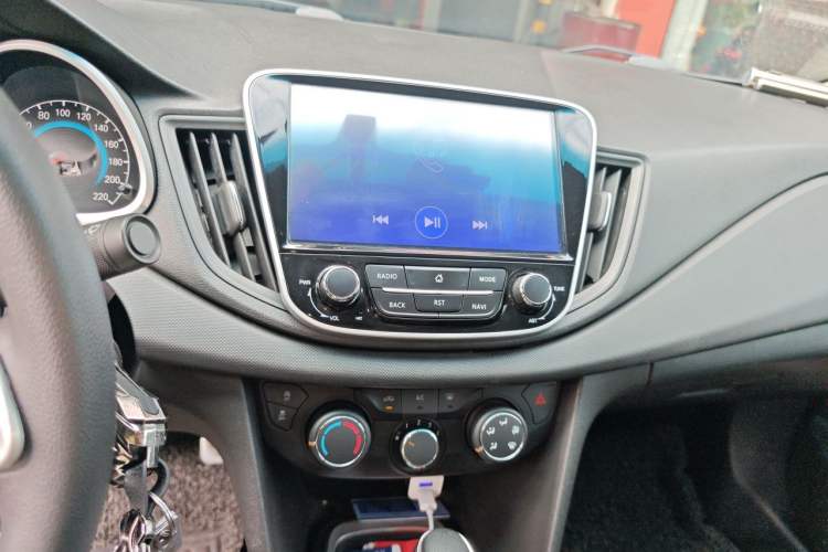 Used Chevrolet Cavalier 2016 1.5L Automatic Enjoyment Edition Audio And AC Panel