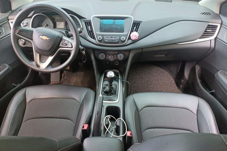 Used Chevrolet Cavalier 2016 1.5L Manual Xinyue Edition Center Console