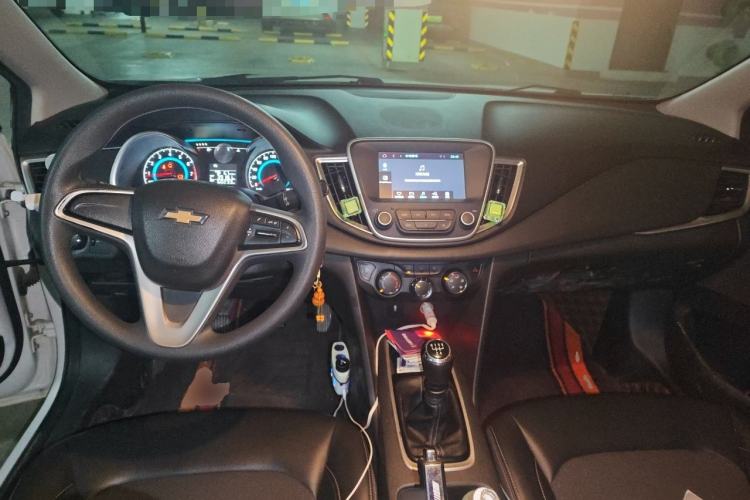 Used Chevrolet Cavalier 2016 1.5L Manual Xinyue Edition Center Console