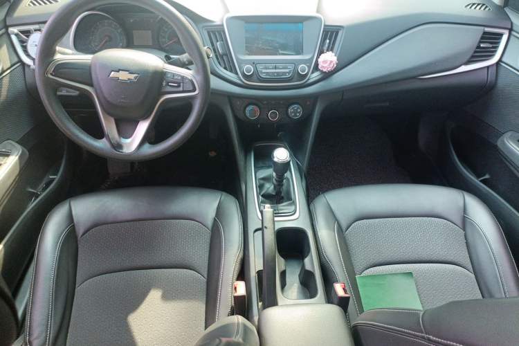 Used Chevrolet Cavalier 2016 1.5L Manual Xinyue Edition Center Console