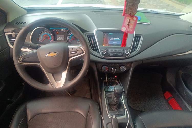 Used Chevrolet Cavalier 2016 1.5L Manual Xinyue Edition Center Console