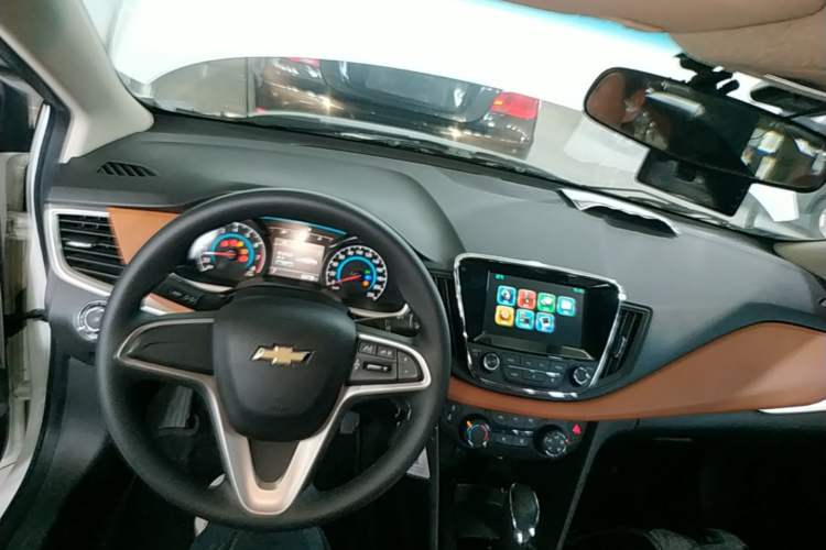 Used Chevrolet Cavalier 2016 1.5L Automatic Xinsong Edition Center Console