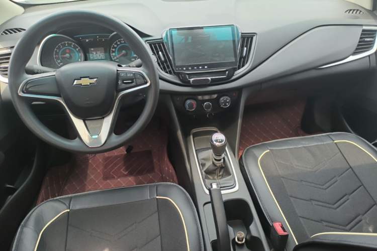 Used Chevrolet Cavalier 2016 1.5L Manual Xinyue Edition Center Console