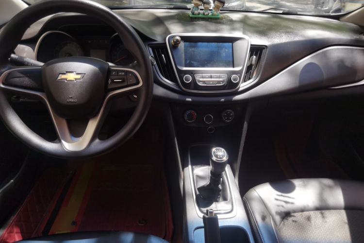Used Chevrolet Cavalier 2016 1.5L Manual Xinyue Edition Center Console