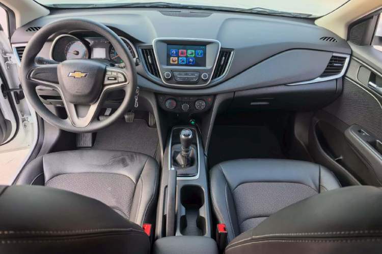 Used Chevrolet Cavalier 2016 1.5L Manual Xinyue Edition Center Console