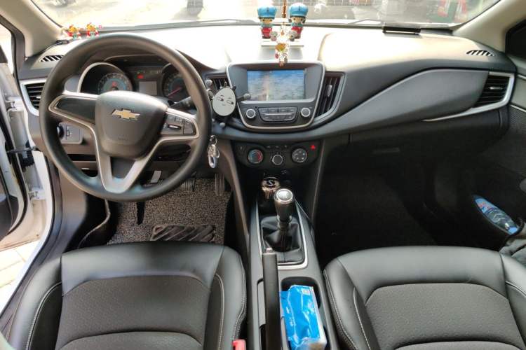 Used Chevrolet Cavalier 2016 1.5L Manual Xinyue Edition Center Console