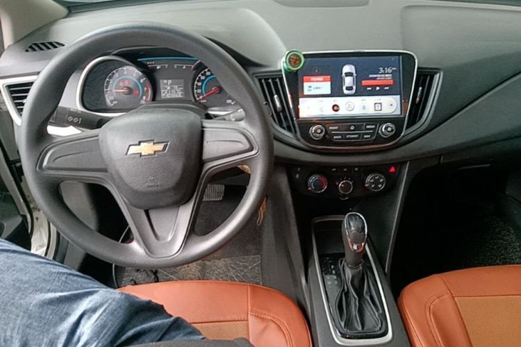 Used Chevrolet Cavalier 2016 1.5L Automatic Enjoyment Edition Center Console
