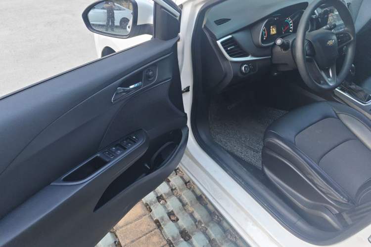 Used Chevrolet Cavalier 2016 1.5L Automatic Xinyue Edition Driver Seat