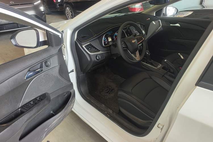 Used Chevrolet Cavalier 2016 1.5L Automatic Xinyue Edition Driver Seat
