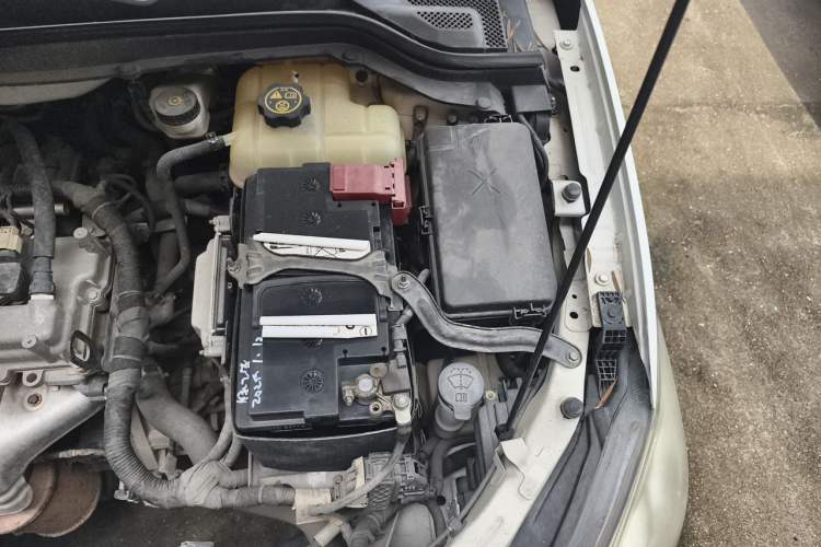 Used Chevrolet Cavalier 2016 1.5L Manual Xinyue Edition Engine Bay Left