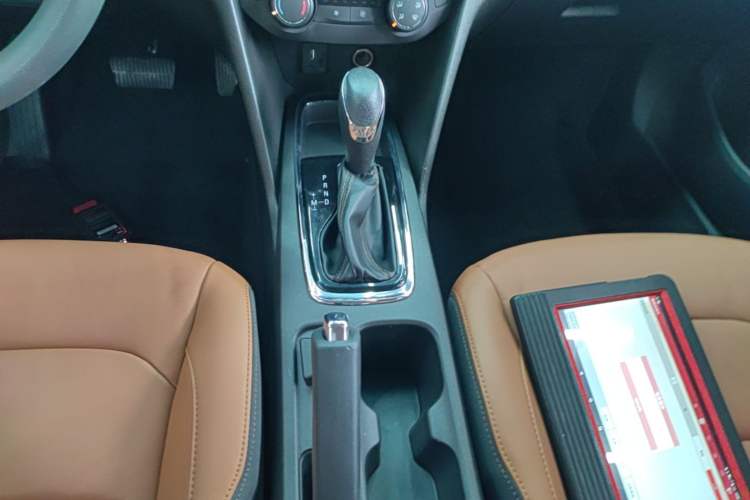 Used Chevrolet Cavalier 2016 1.5L Automatic Xinsong Edition Gear Lever