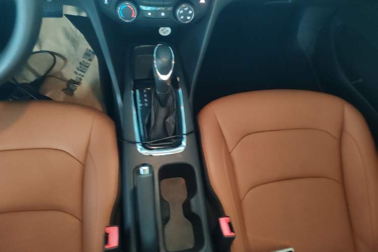 Used Chevrolet Cavalier 2016 1.5L Automatic Xinsong Edition Gear Lever