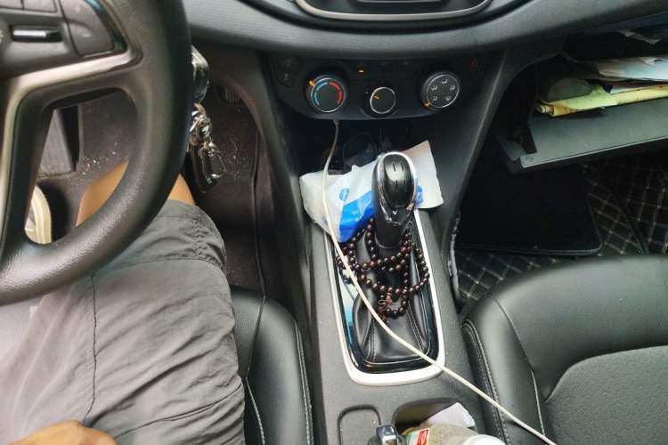 Used Chevrolet Cavalier 2016 1.5L Automatic Xinyue Edition Gear Lever