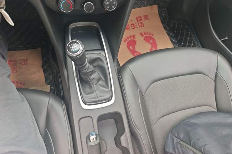 Used Chevrolet Cavalier 2016 1.5L Manual Xinyue Edition Gear Lever