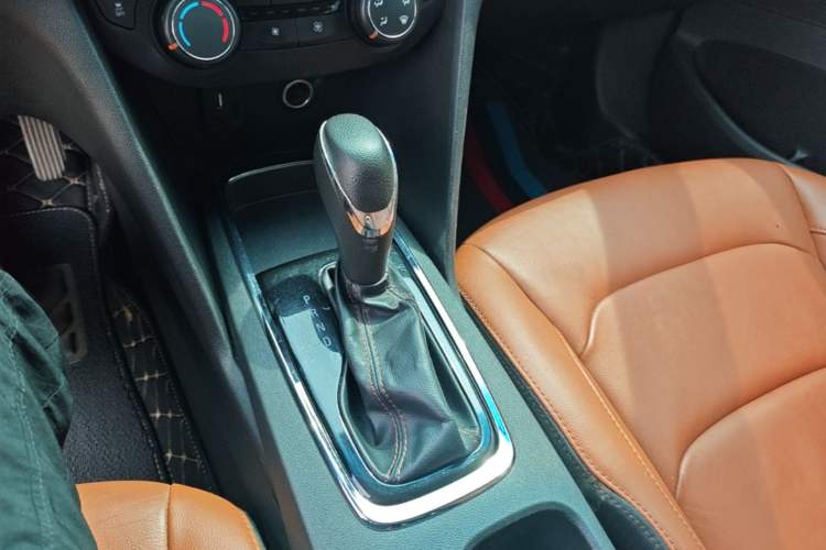Used Chevrolet Cavalier 2016 1.5L Automatic Xinsong Edition Gear Lever
