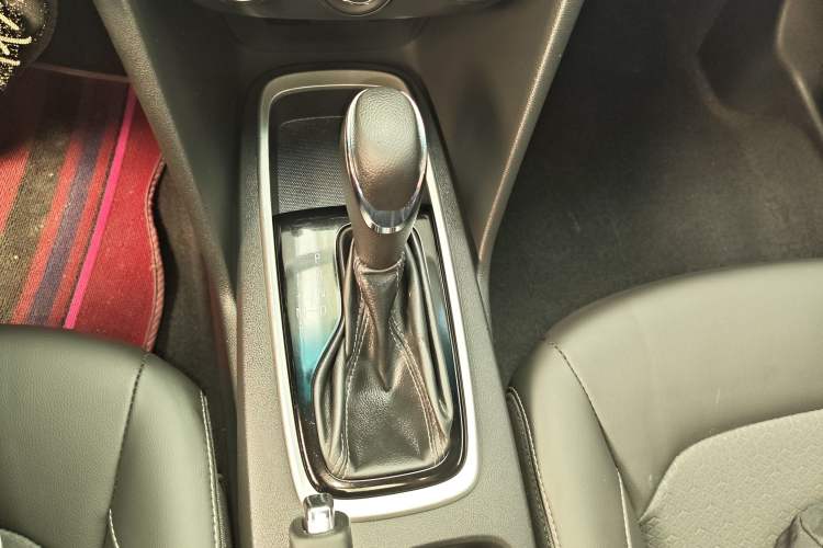 Used Chevrolet Cavalier 2016 1.5L Automatic Xinyue Edition Gear Lever