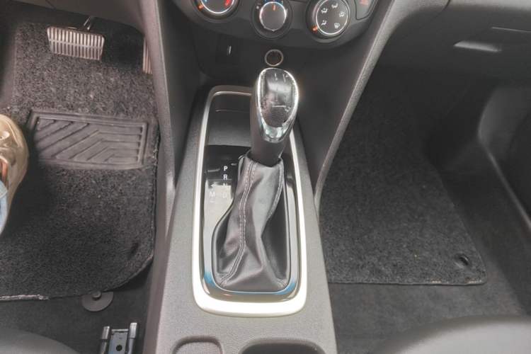 Used Chevrolet Cavalier 2016 1.5L Automatic Xinyue Edition Gear Lever