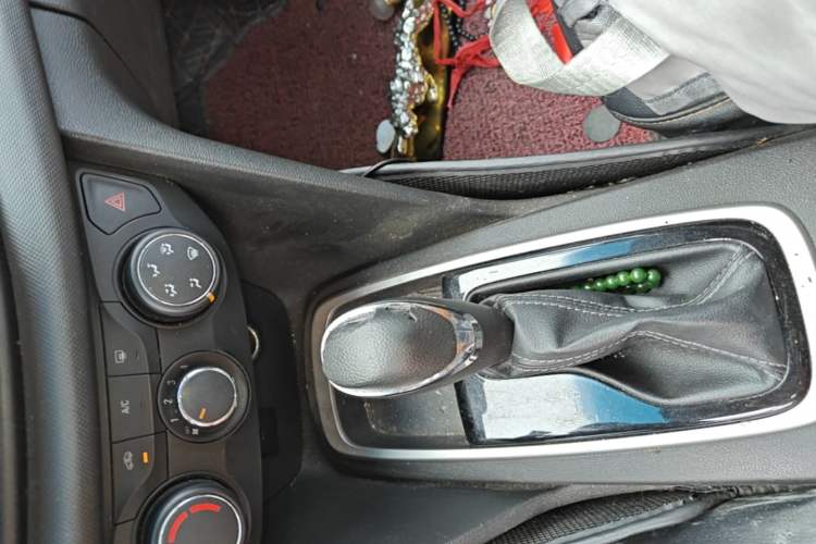 Used Chevrolet Cavalier 2016 1.5L Automatic Enjoyment Edition Gear Lever
