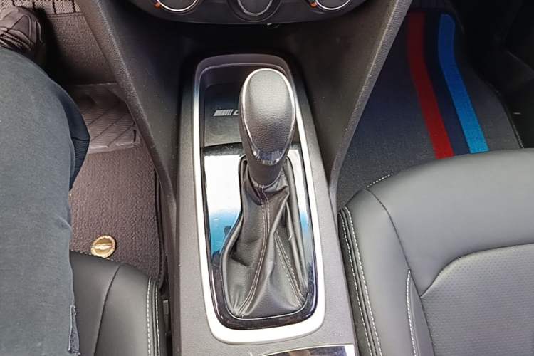 Used Chevrolet Cavalier 2016 1.5L Automatic Enjoyment Edition Gear Lever