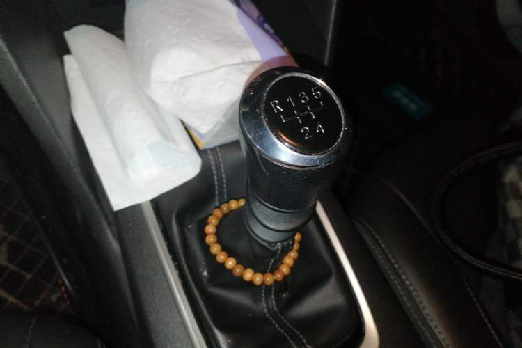 Used Chevrolet Cavalier 2016 1.5L Manual Xinyue Edition Gear Lever