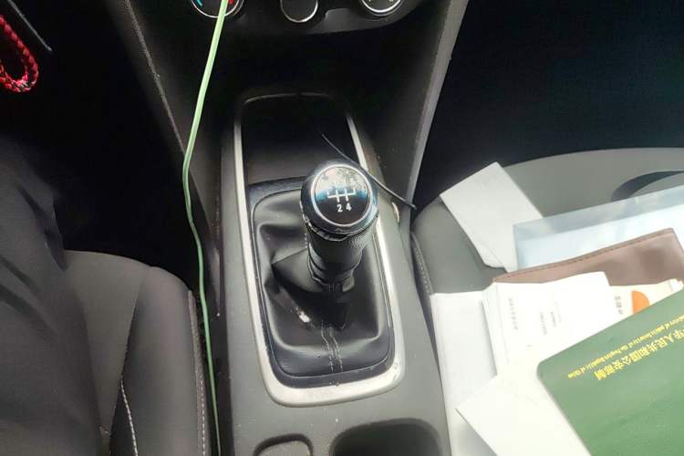 Used Chevrolet Cavalier 2016 1.5L Manual Enjoyment Edition Gear Lever