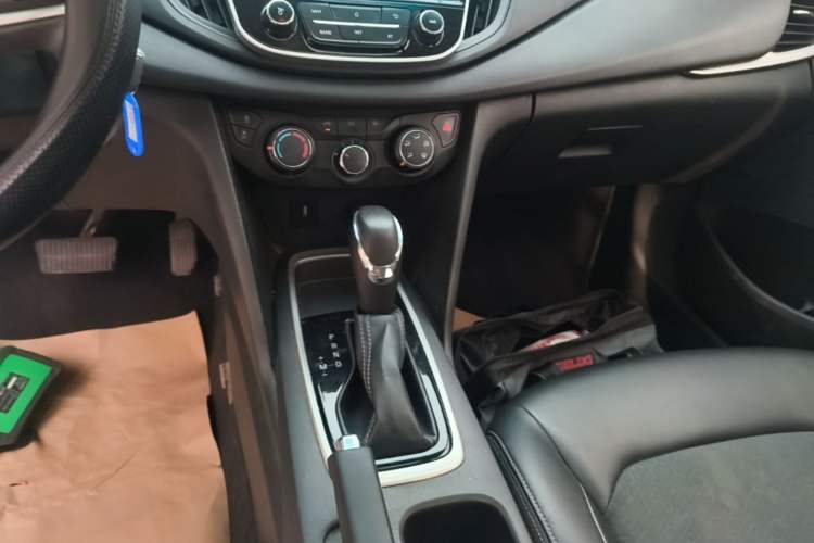 Used Chevrolet Cavalier 2016 1.5L Automatic Xinyue Edition Gear Lever