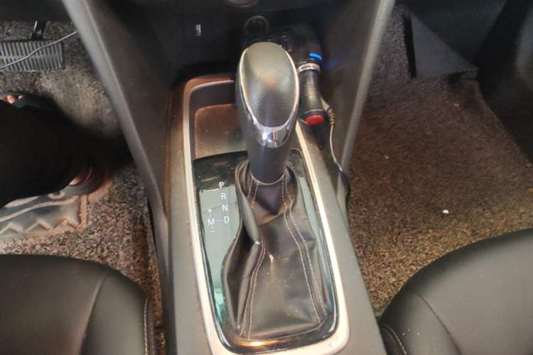 Used Chevrolet Cavalier 2016 1.5L Automatic Xinyue Edition Gear Lever