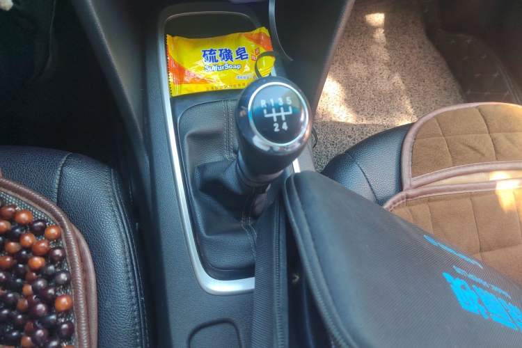 Used Chevrolet Cavalier 2016 1.5L Manual Enjoyment Edition Gear Lever