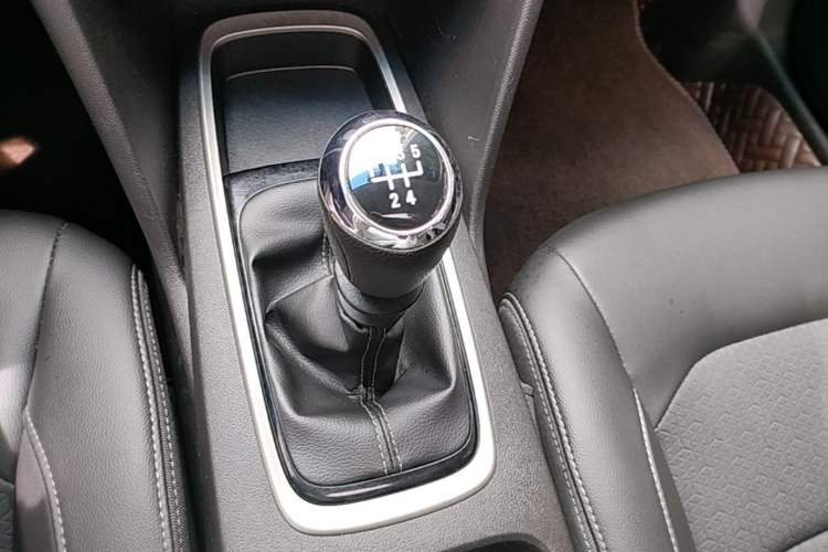 Used Chevrolet Cavalier 2016 1.5L Manual Xinyue Edition Gear Lever