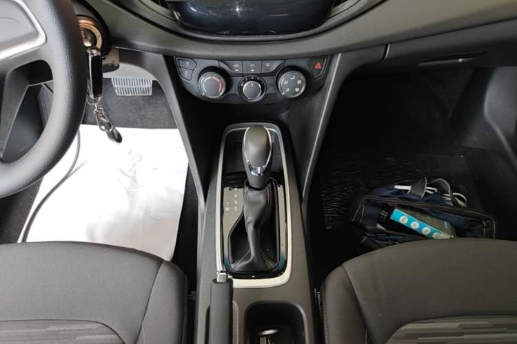 Used Chevrolet Cavalier 2016 1.5L Automatic Enjoyment Edition Gear Lever