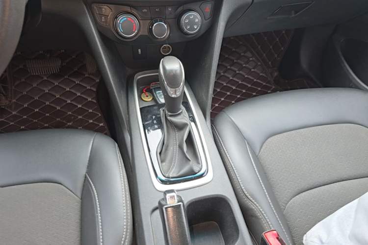 Used Chevrolet Cavalier 2016 1.5L Automatic Xinyue Edition Gear Lever
