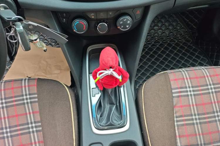 Used Chevrolet Cavalier 2016 1.5L Automatic Xinyue Edition Gear Lever
