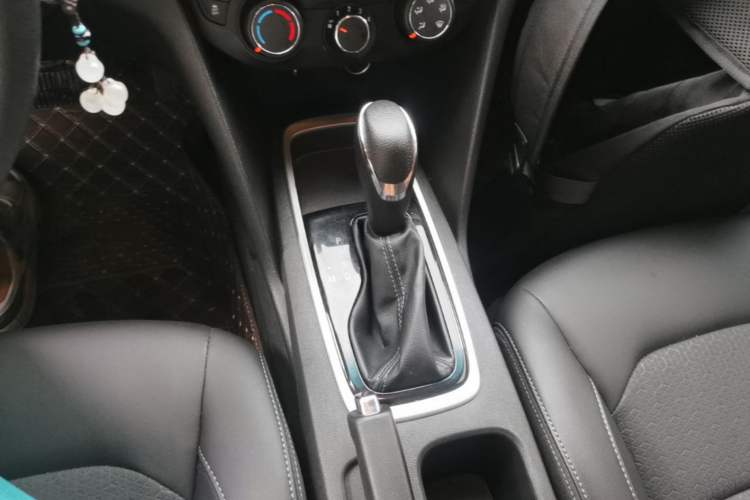 Used Chevrolet Cavalier 2016 1.5L Automatic Xinyue Edition Gear Lever