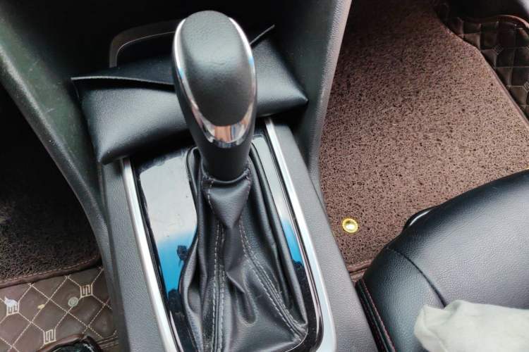 Used Chevrolet Cavalier 2016 1.5L Automatic Xinyue Edition Gear Lever