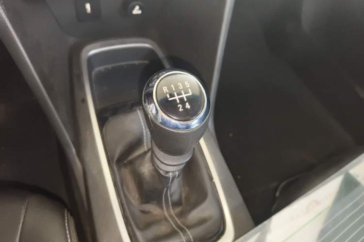 Used Chevrolet Cavalier 2016 1.5L Manual Xinyue Edition Gear Lever