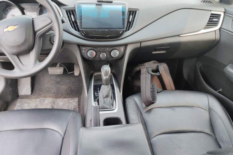 Used Chevrolet Cavalier 2016 1.5L Automatic Enjoyment Edition Gear Lever
