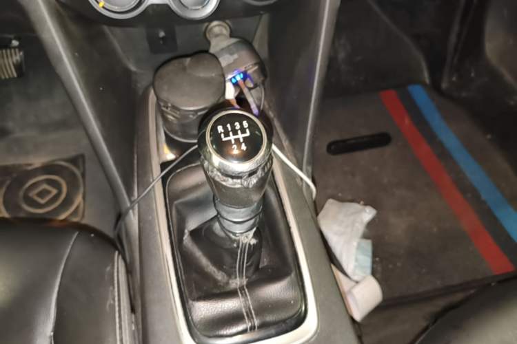 Used Chevrolet Cavalier 2016 1.5L Manual Xinyue Edition Gear Lever