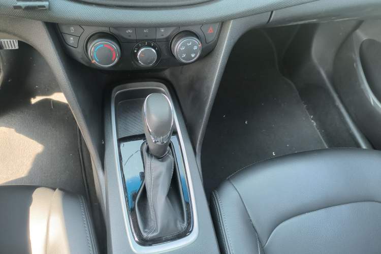 Used Chevrolet Cavalier 2016 1.5L Automatic Enjoyment Edition Gear Lever