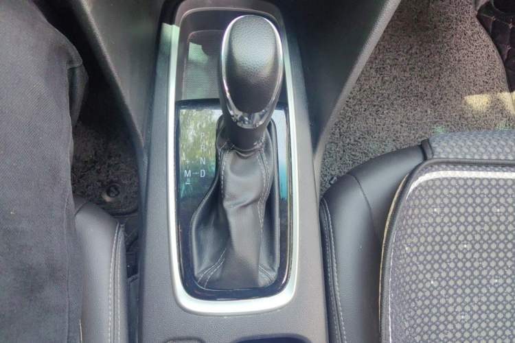 Used Chevrolet Cavalier 2016 1.5L Automatic Xinyue Edition Gear Lever