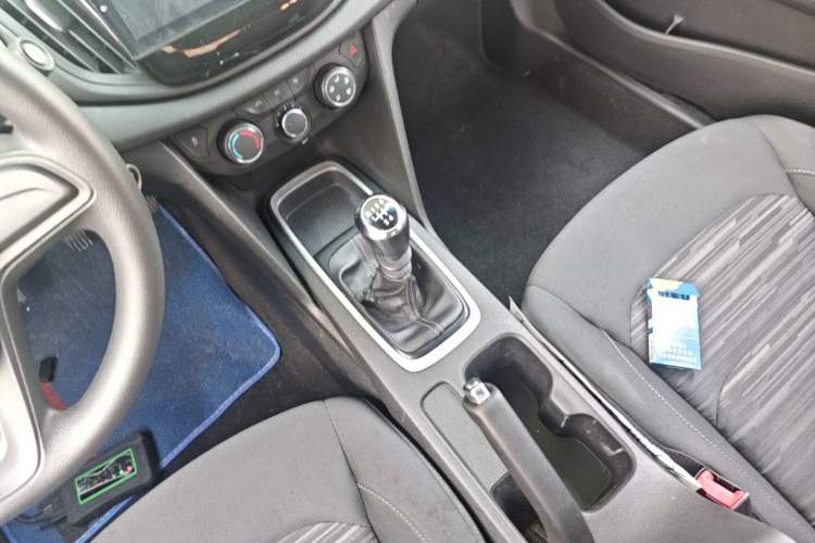 Used Chevrolet Cavalier 2016 1.5L Manual Enjoyment Edition Gear Lever