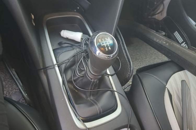 Used Chevrolet Cavalier 2016 1.5L Manual Enjoyment Edition Gear Lever