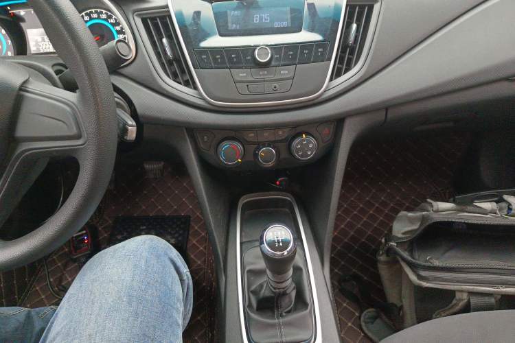 Used Chevrolet Cavalier 2016 1.5L Manual Enjoyment Edition Gear Lever
