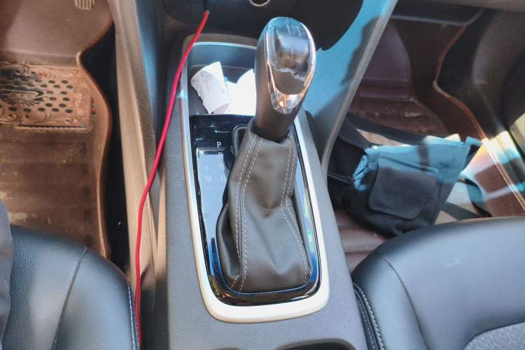 Used Chevrolet Cavalier 2016 1.5L Automatic Xinyue Edition Gear Lever