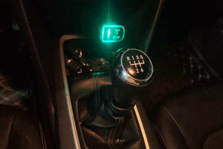 Used Chevrolet Cavalier 2016 1.5L Manual Xinyue Edition Gear Lever