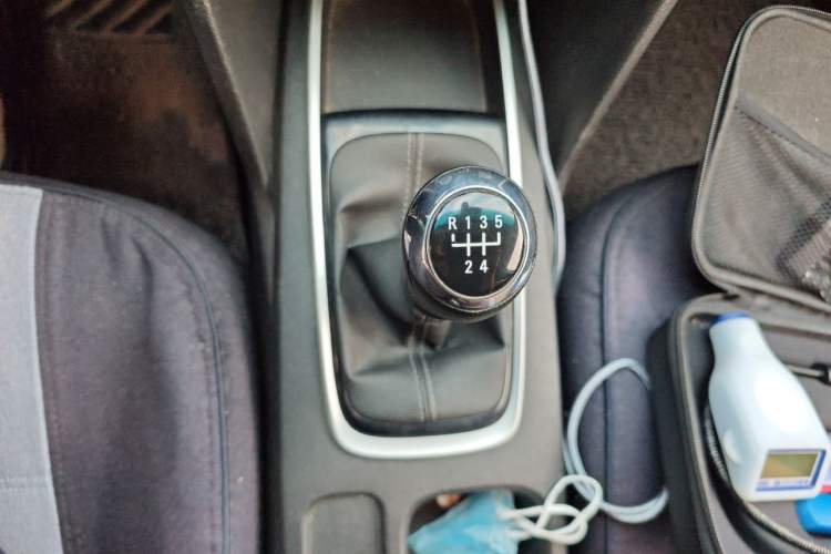 Used Chevrolet Cavalier 2016 1.5L Manual Enjoyment Edition Gear Lever