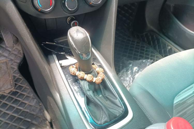 Used Chevrolet Cavalier 2016 1.5L Automatic Enjoyment Edition Gear Lever