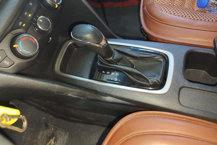 Used Chevrolet Cavalier 2016 1.5L Automatic Enjoyment Edition Gear Lever