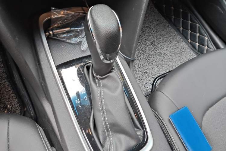 Used Chevrolet Cavalier 2016 1.5L Automatic Xinyue Edition Gear Lever