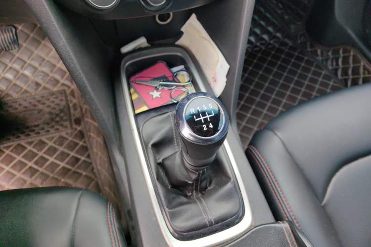 Used Chevrolet Cavalier 2016 1.5L Manual Enjoyment Edition Gear Lever